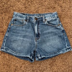 American Eagle Mom Short